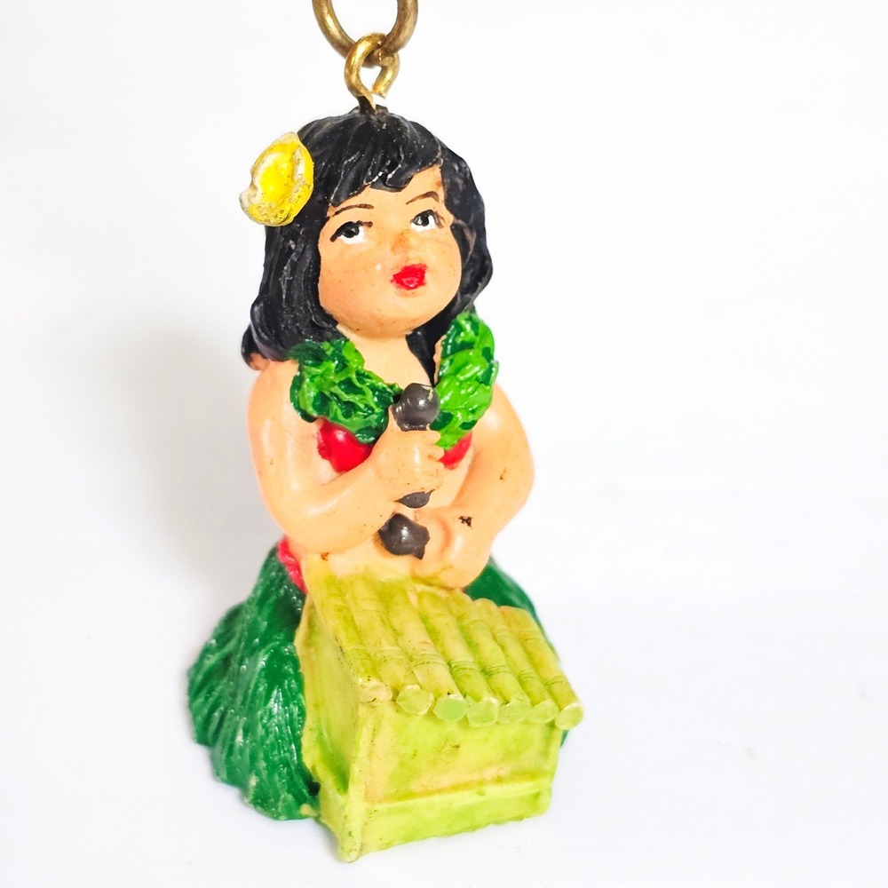Vintage Chiefly Hula Girl Keychain Hawaiian Tropical Resin Figurine Souvenir